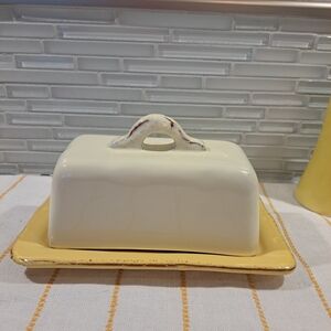 Vietri Cucina Fresca Butter Dish w/Lid & Underplate Cream Saffron Italy. "as is"